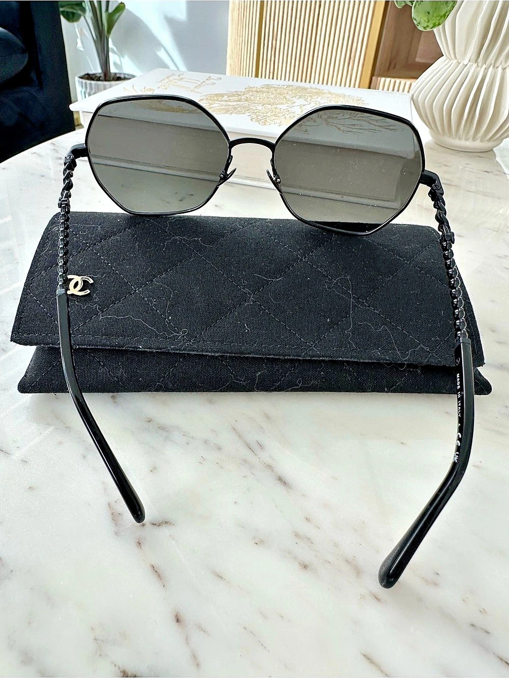 CHANEL Black Pearl Chain Sunglasses – Like New